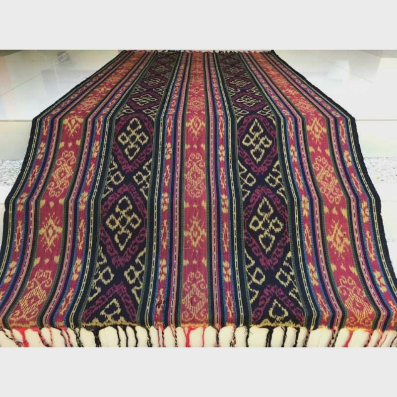 Hand woven Earthy Red & Brown Ikat Cotton Tapestry: Hand Loomed Indonesian Blanket (45x90)