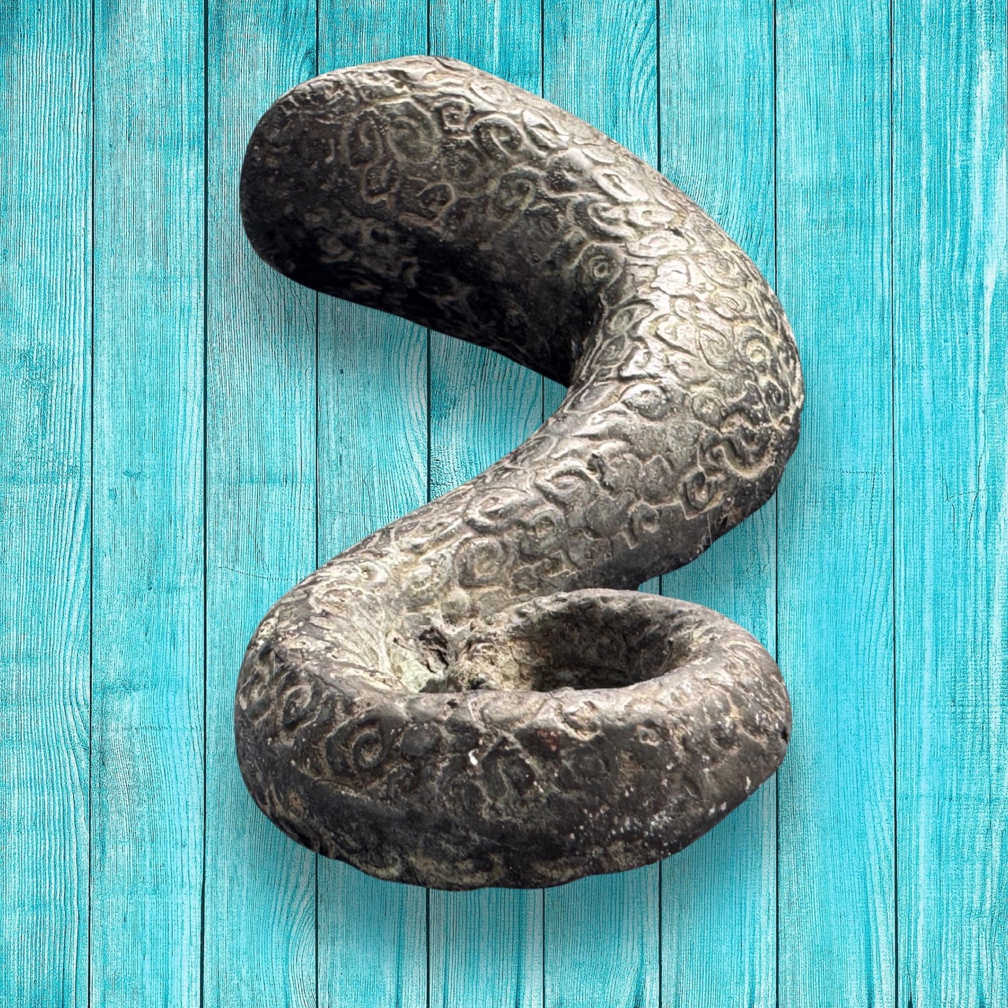 Bronze Octopus Tentacle Wall Hook: Nautical Home Decor