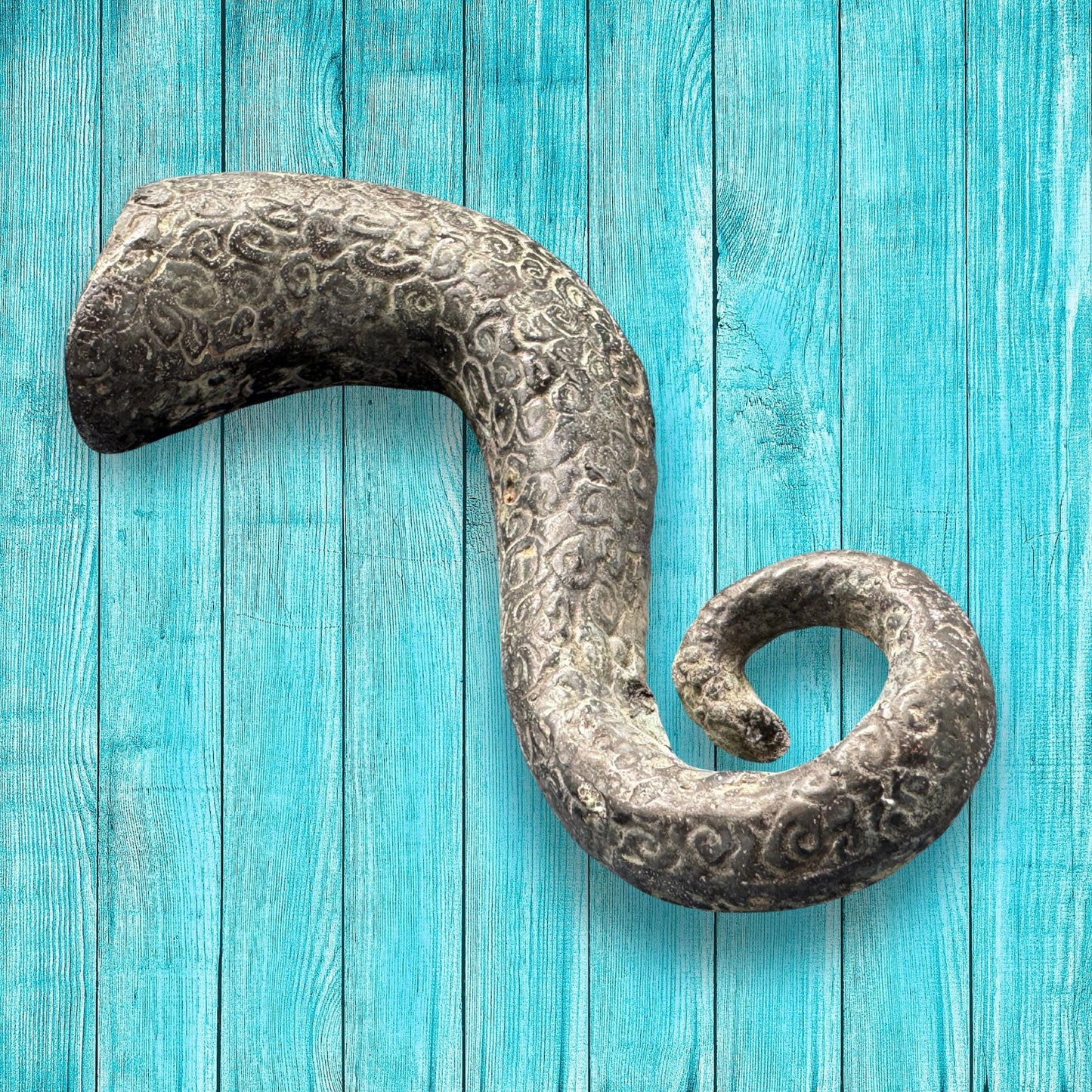Bronze Octopus Tentacle Wall Hook: Nautical Home Decor