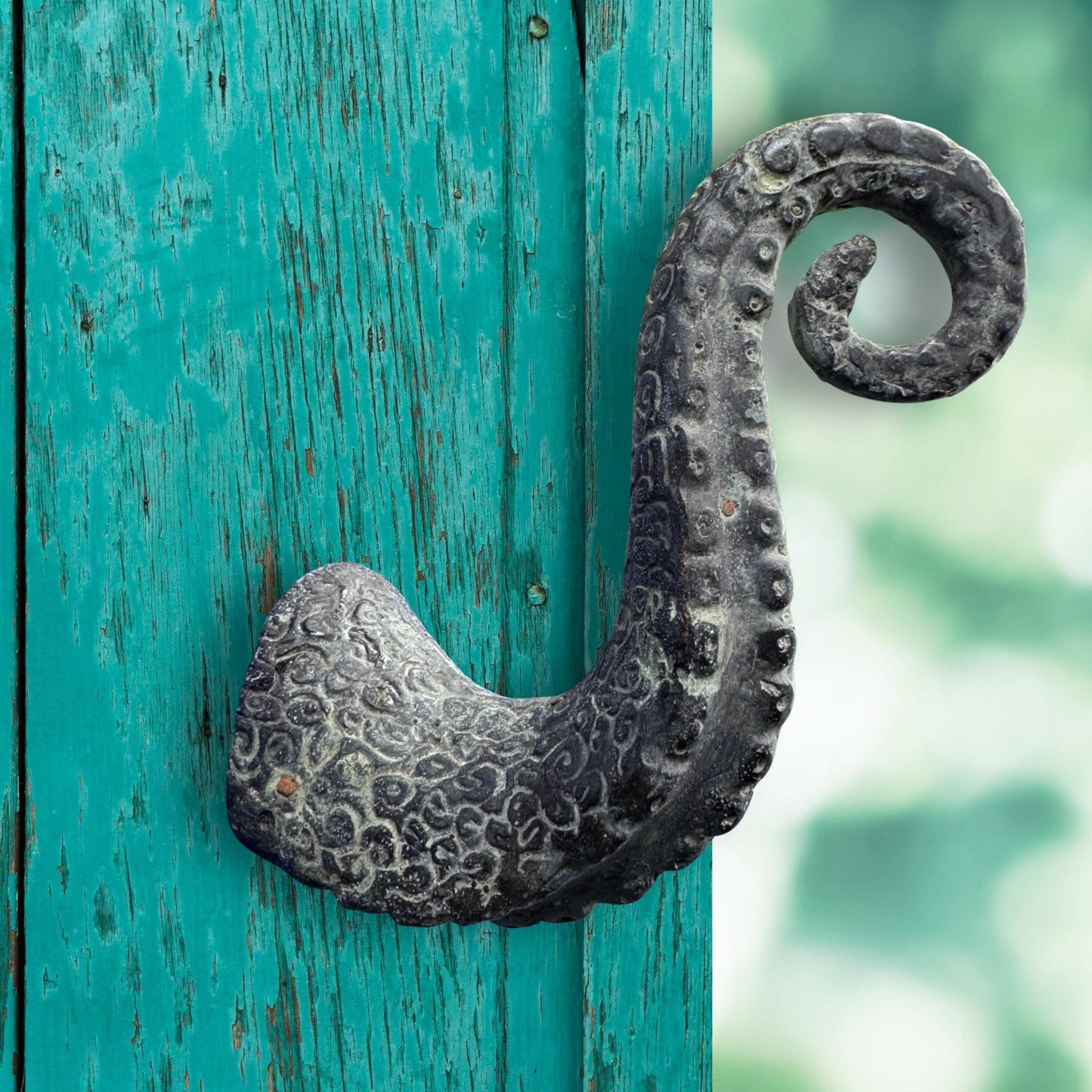 Bronze Octopus Tentacle Wall Hook: Nautical Home Decor