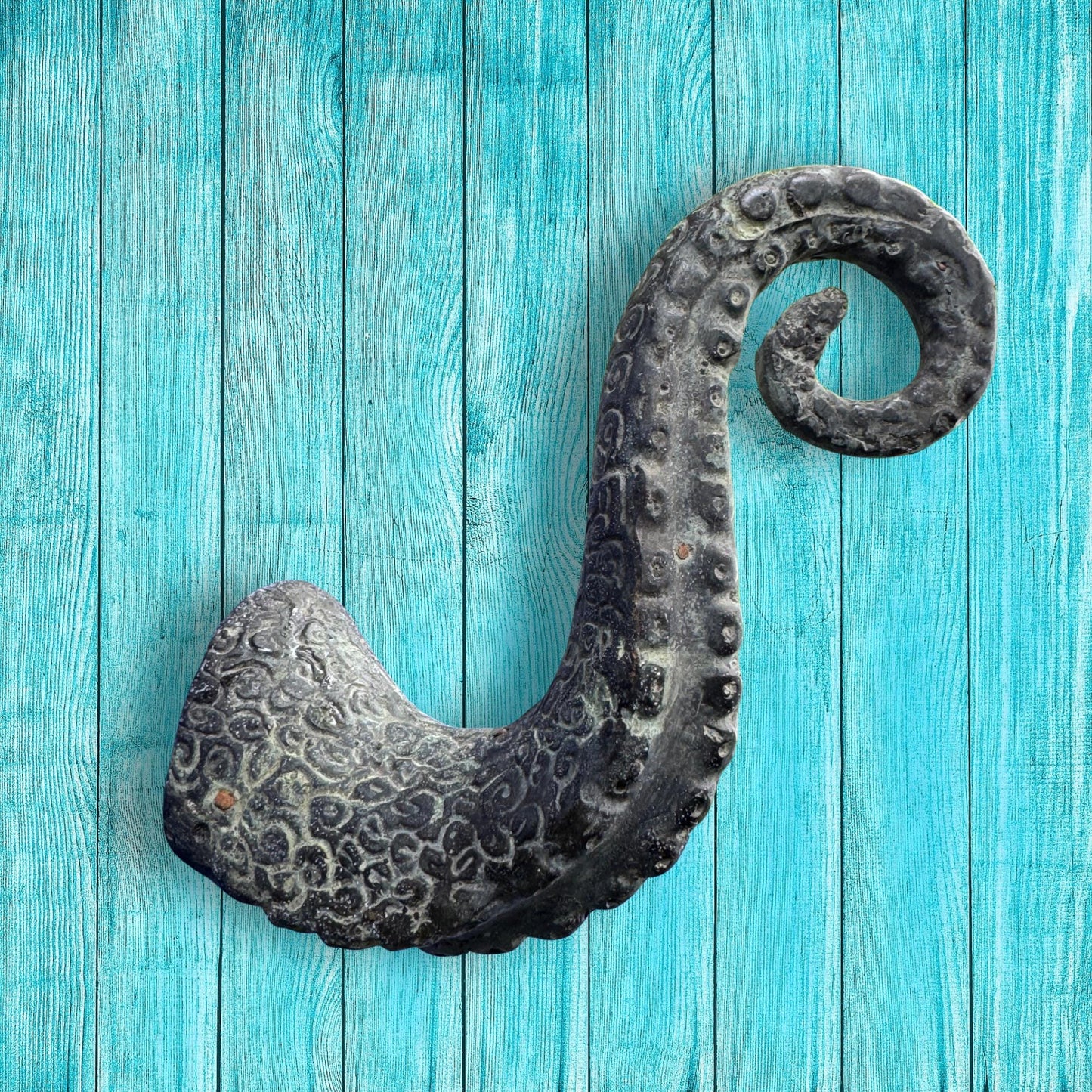 Bronze Octopus Tentacle Wall Hook: Nautical Home Decor
