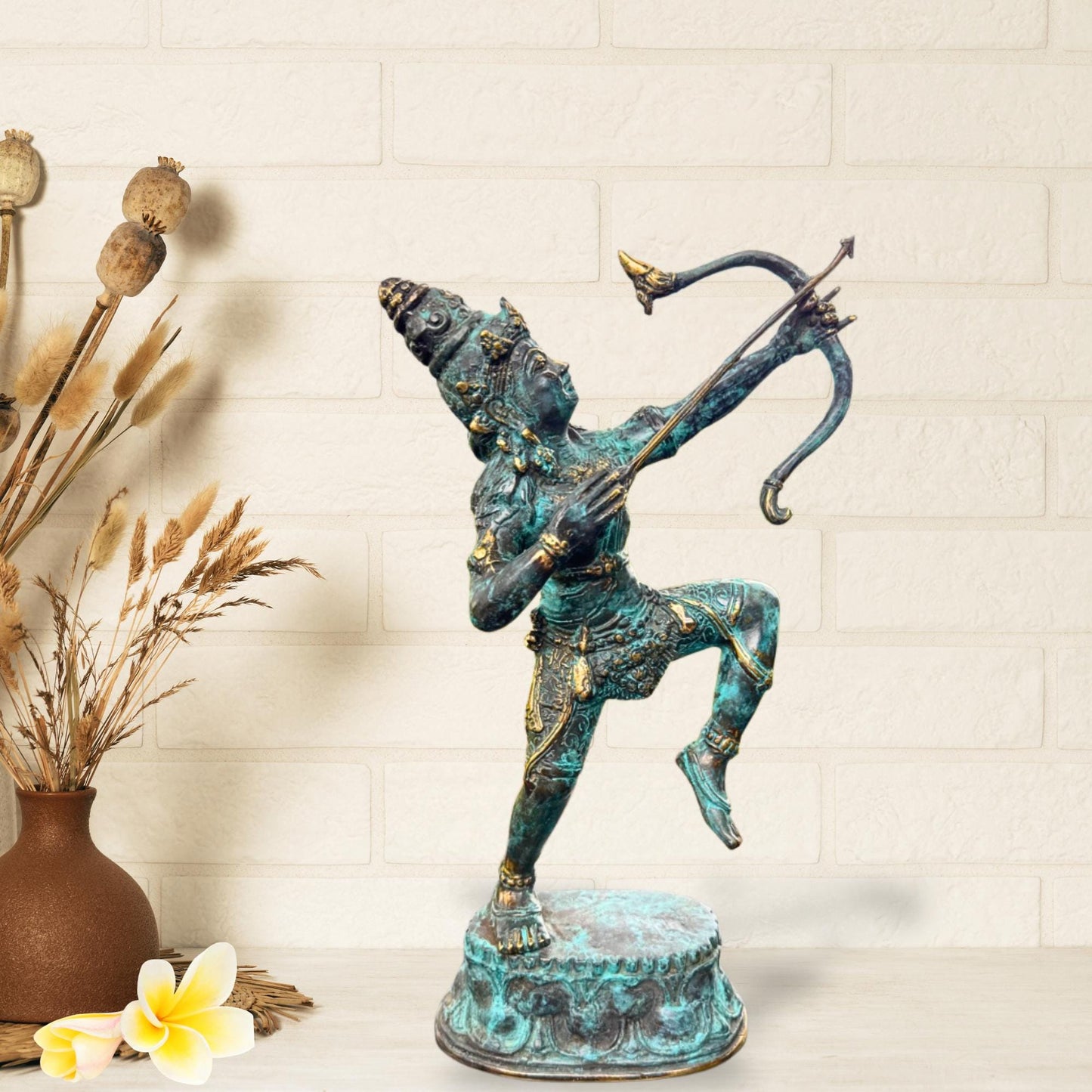 Bronze Arjuna the archer with Bow Sculpture Mahabharata, Balinese Hindu art Lost Wax Bronze stue