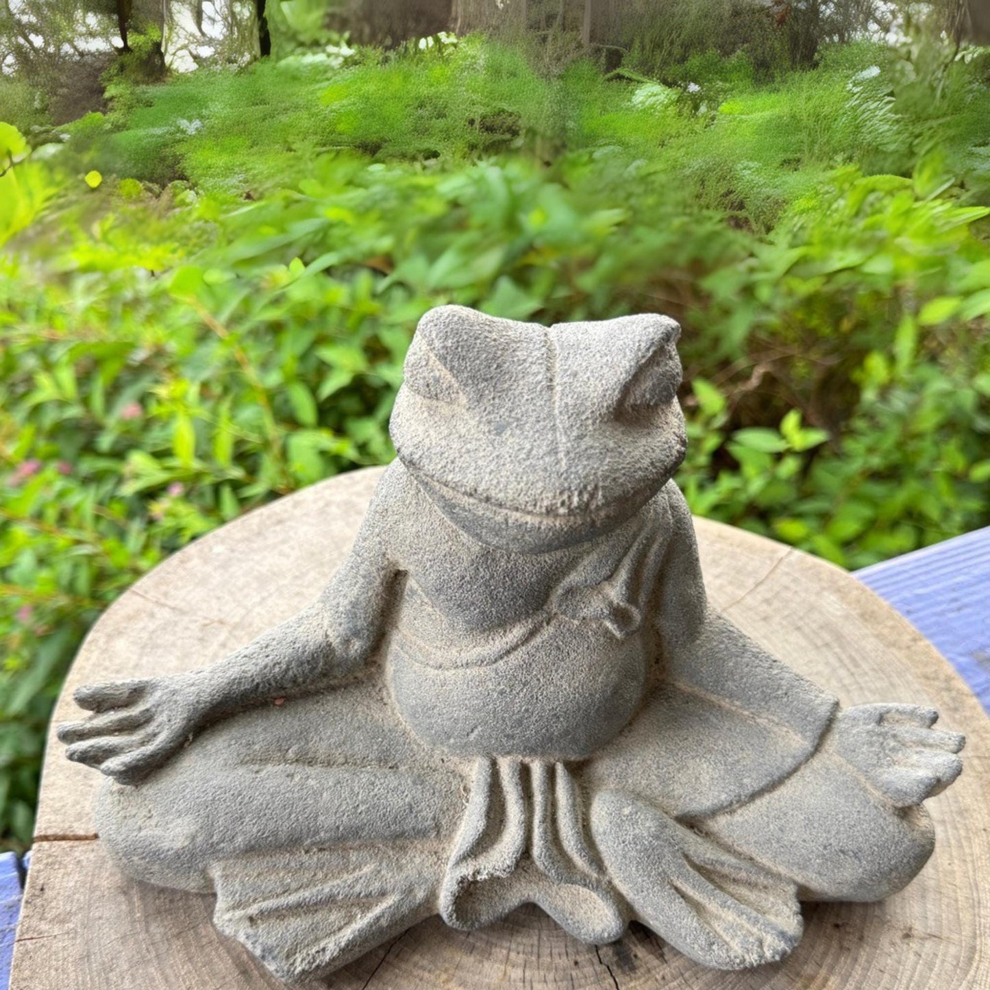 Meditating Yoga Frog Statue: Hand-Cast Lava Stone Garden Decor